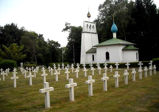 Храм-Памятник, воздвигнутый на русском военном кладбище в Мурмелоне, Франция, в память павших русских воинов на Французском фронте в 1914-18 гг.
