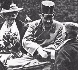 Эрцгерцог Франц Фердинанд с супругой в день покушения 28 июня 1914
