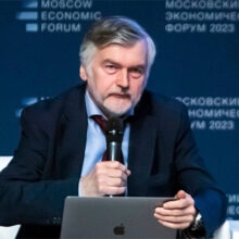 Россия финансирует мiр, мiр финансирует Украину. Русская Идея
