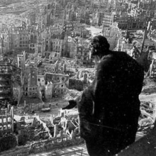 13-15.02.1945. Англо-американские бомбардировщики уничтожили культурную столицу Саксонии г. Дрезден, убив сотни тысяч мирных жителей.