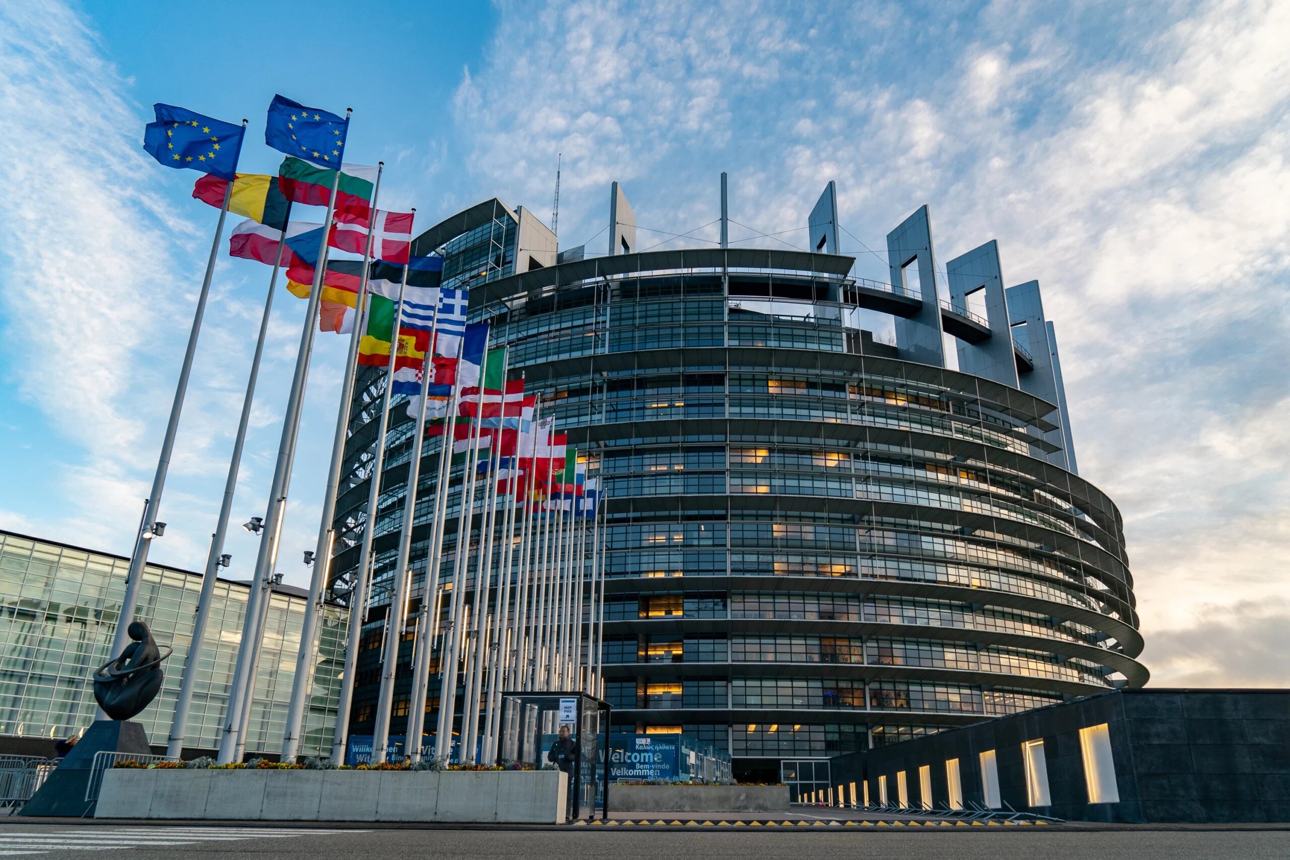 Первые итоги выборов в Европейский парламент