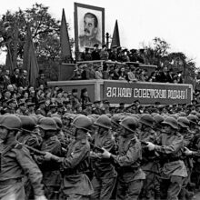 Парад победы в Харбине в сентябре 1945 года
