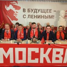 КПРФ реабилитирует Сталина, Кириенко реабилитирует
