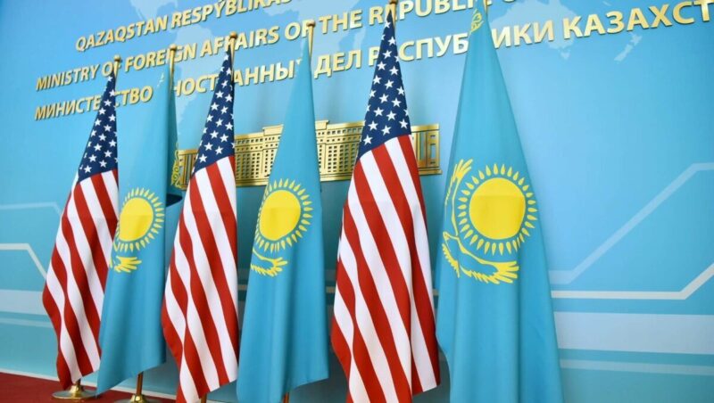 Казахстан превращается в русофобского монстра