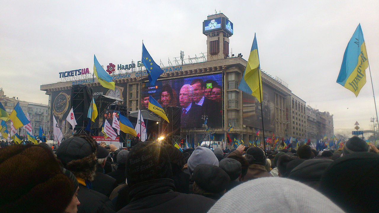 Маккейн выступает на&nbsp;Евромайдане 15 декабря 2013