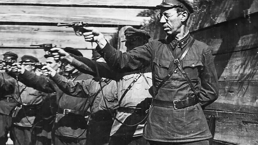 Участники спецгрупп НКВД и исполнители расстрелов советских граждан