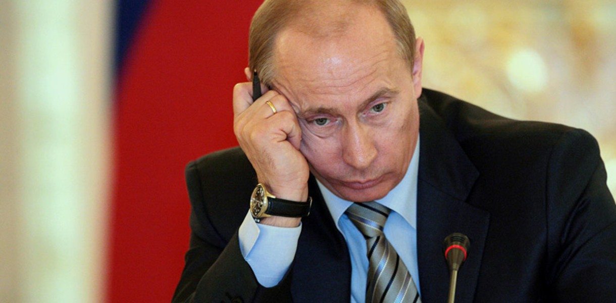 Президент Путин пытается осмыслить: и что же он такое написал в этой статье по-русски и по-украински?