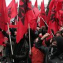 НЕЛЬЗЯ ВОЗРОДИТЬ РОССИЮ ПОД ЗНАМЕНАМИ ЕЕ ПАЛАЧЕЙ