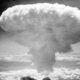 Американцы сбросили первую атомную бомбу на город Хиросима. Убито и ранено 140 тыс. жителей