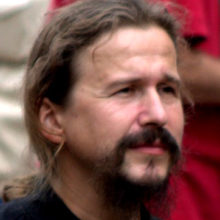 Два мiра, две Церкви